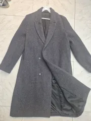 COS ウールコートのサムネイル