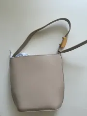ベージュ スクエア ショルダーバッグ ザラ