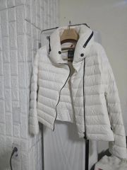 美品☆HERNO フーデッドロングダウンベスト42 ブラック - メルカリ