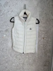MONCLER モンクレール ダウンベスト 正規品のサムネイル