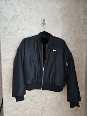 NIKE リバーシブル フェイクファー ブルゾン M 黒 ボア - メルカリ
