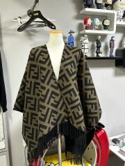 FENDI フェンディ ズッカ柄 ウールシルク ポンチョ ケープ FF - メルカリ