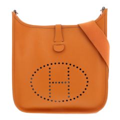 BOTTEGAVENETA ボッテガヴェネタ ミニ ポーチ ショルダーバッグ 585852 レザー レッド  レディース【中古】 ボッテガヴェネタ/ショルダーバッグ/ミニ ザ・ポーチ/レッド/レザー
