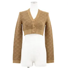 【新品同様】FENDI フェンディ クロップドニットカーディガン サイズ 36 レディース カリグラフィー シグネチャー ロゴ FF ジャガード Vネック ロングスリーブ 長袖 短丈 ショート トップス キャメル 茶色 総柄 イタリア製のサムネイル
