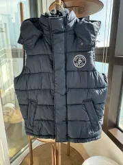 Abercrombie & Fitch ベストのサムネイル