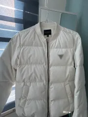 GUESS 白 ダウンのサムネイル