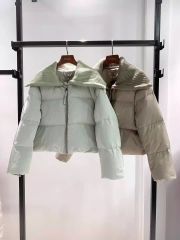美品】【12/29までお値下げ】モンクレール ショートダウン レディース 