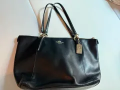 コーチ バッグ 出品