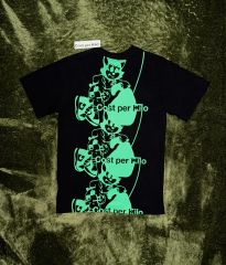 ポ*ン様 モンクレール×フラグメント スプレー アート Tシャツ ブラック MO ポ*ン様 モンクレール×フラグメント スプレー アート Tシャツ ブラック