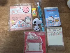 キャラクター文具類 (ハローキティ SNOOPY 덤보)