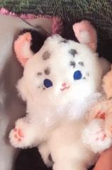 白猫 ぬいぐるみ風 マスコット ケモノ 小物付き 現品 - メルカリ