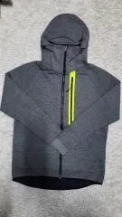 ナイキ テックパック タートルネック フードジップアップ