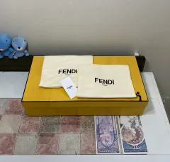 フェンディ 靴 (ブーツ) ボックス + ダスト + バインダー リフィルのサムネイル