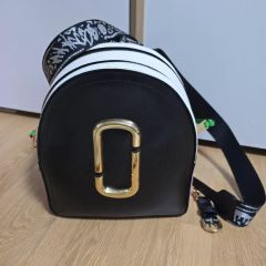 KUJIRA様専用マークジェイコブス リュック ロゴプリント ブラック 黒