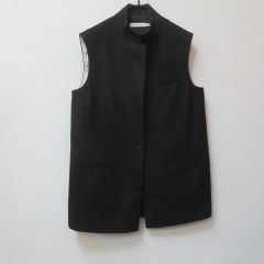 極美品✨FORME 東原亜希 25SS フロントボタンベスト ブラック - メルカリ