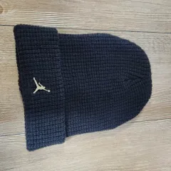 22年 NIKE ジョーダン ジャンプマン メタルロゴ ビーニー
