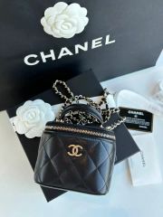 CHANEL/シャネル ミニバニティ/クラッシック/スモール 黒 チェーン付き 