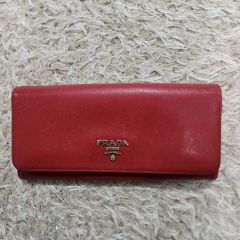 PRADA プラダ フラップ長財布 サフィアーノ メタルロゴ 赤 - メルカリ