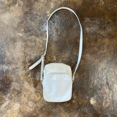 コムデギャルソンCOMME des GARCONS 白スクエアハンドバッグ - メルカリ