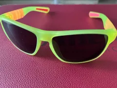 ナイキ スポーツ サングラスのサムネイル