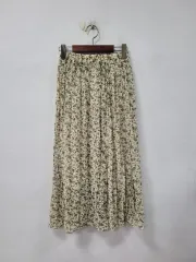 CECIL MCBEE 小花柄 スカート