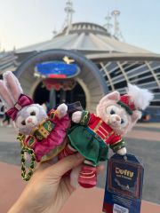 香港ディズニー 2024クリスマス ダッフィー シェリーメイ キーチェーン