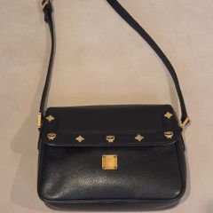 MCM ショルダーバッグ オールレザー スタッズ ビジュー ゴールド金具 