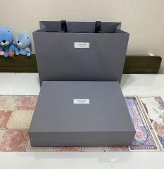 トムブラウン THOM BROWNE リボン付き ボックス - メルカリ