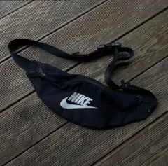 ナイキ ヒップバッグ ウェストバッグ