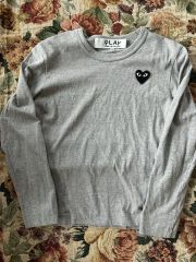 M PLAY COMME DES GARÇONS グレー長袖Tシャツ - メルカリ
