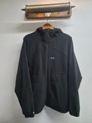 L/105) オークリー スモールロゴ フリース アウター 出品