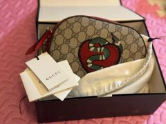 Gucci ハートと蛇刺繍 ショルダーバッグ - メルカリ