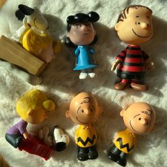 Super7 PEANUTS フィギュア チャーリーブラウン ライナス 4体 - メルカリ