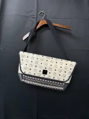 MCM 正規品 クロスバック (染みあり)のサムネイル