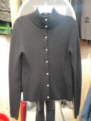 サンドロ(Sandro) 正規品 パール ボタン ハイネック ゴージ カーディガン (傷なし 良し)のサムネイル