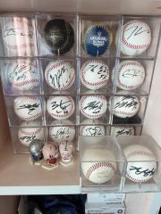 北海道日本ハムファイターズ　記念ボール　15個とマグカップセット 北海道日本ハムファイターズ 記念ボール 15個とマグカップセット