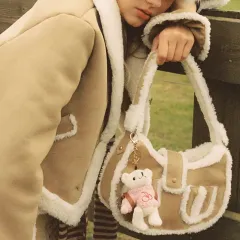 キルシーXベアパウ エッジ ダメージ フリンジ HOBO BAGのサムネイル