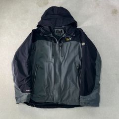 deps × GO OUT マウンテンパーカー Mサイズ ブラック×ブルー - メルカリ
