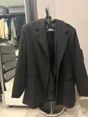 季節の変わり目 ブラック ジャケット