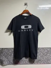 オークリー ブラック 半袖 ロゴ Tシャツのサムネイル