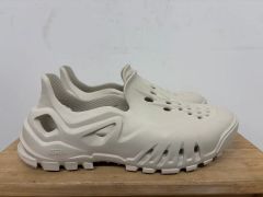 HOKA サンダル 26cm ベージュ - メルカリ