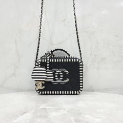 り*ャ様 CHANEL シャネル ハンドルミニショルダーバッグ ノベルティ キル り*ャ様 CHANEL シャネル ハンドルミニショルダーバッグ ノベルティ