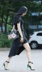 オフホワイト ソン・ナウン(SON NAEUN) ラッフル デニム スカート (40)のサムネイル