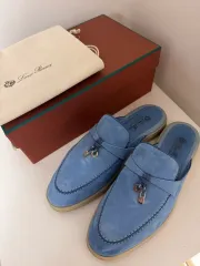ロロ・ピアーナ サマーチャーム ミュール 出品のサムネイル