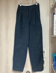 幾つになっても、ずっと好き」品よく決まるチノパンツ（ダークネイビー