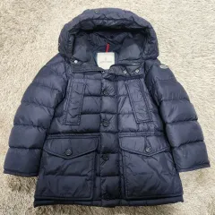 (ヴィンテージボックス) MONCLER モンクレール 正規品 男の子 6歳用 ダウンのサムネイル