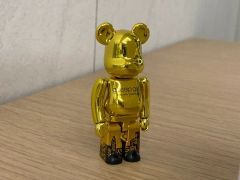 Bluetooth スピーカー USB ゴールド モバイルスピーカー KAWS - メルカリ