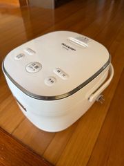 飛騨産業 キツツキマーク 円形 ダイニングテーブル - メルカリ