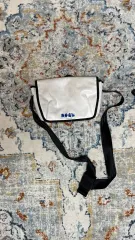 ADER ERROR アーダーエラー 白 メッセンジャーバッグ クロスバックのサムネイル