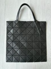 極美品】BAOBAO バオバオ☆ISSEY MIYAKE トートバッグ黒マット - メルカリ